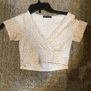 BRANDY MELVILLE CROP TOP